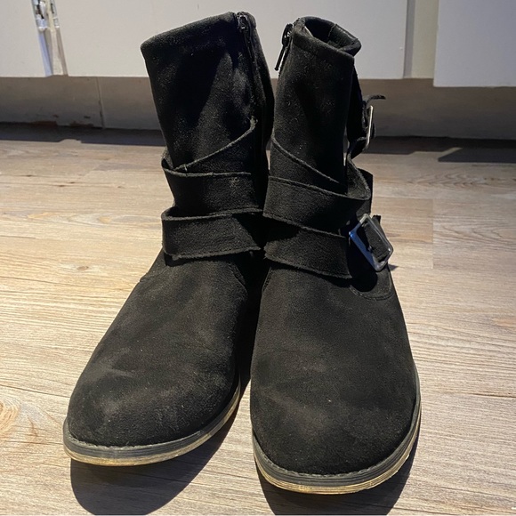 Suede Booties - Barely Worn - Sz 7.5 - Picture 2 of 3